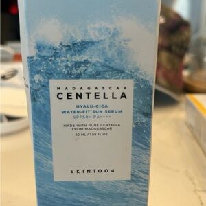 Centella Hyalu-Cica Water-Fit Sun Serum - Blue